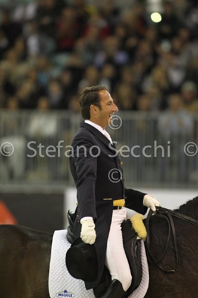 LAUGKS_MEGGLE\'S WELTTALL_MILANO_2011_SS3_9943.jpg